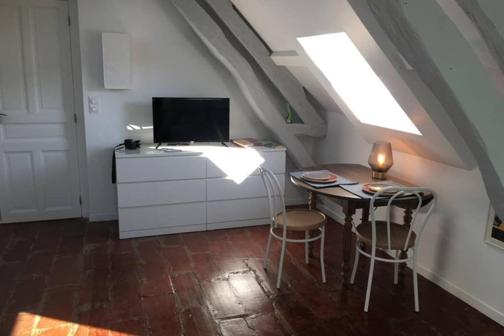 Tonnerre Grand Studio De Charme Au Coeur De La Ville 外观 照片